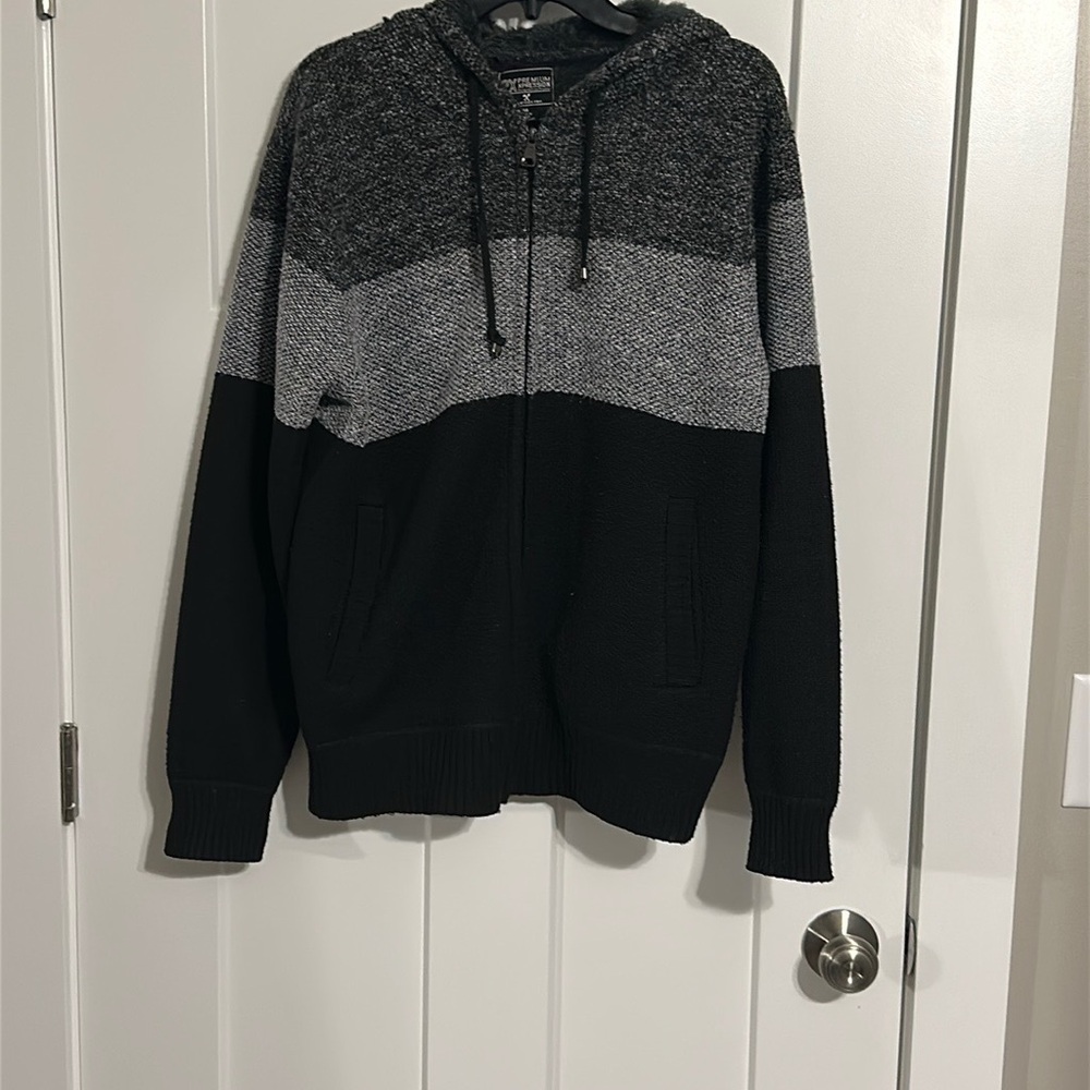 Men's Black and Gray Sweater
